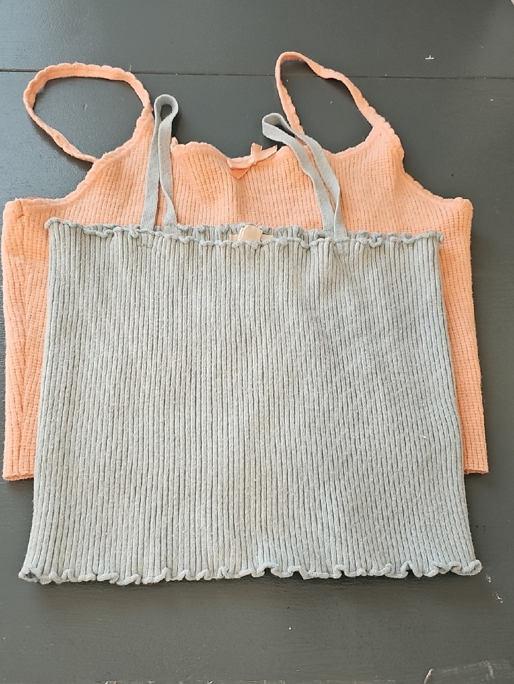2 Crop Top Peach Meduim, Blue XS Ribbed Tank TopS. LA HEARTS‎ & LOTTIE MOSS
